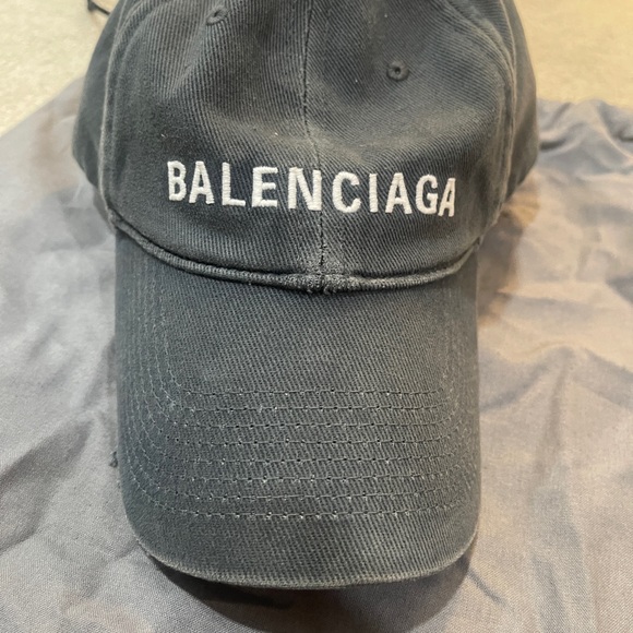 Balenciaga Hat - Picture 4 of 7